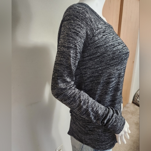 Athleta Open Back Pose Long Sleeve Top Size XS - Picture 5 of 16